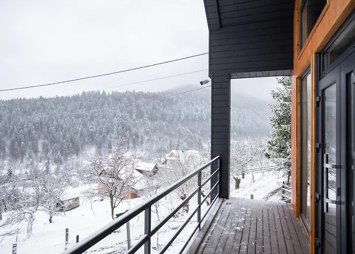 Forest Hills Daire Yaremche